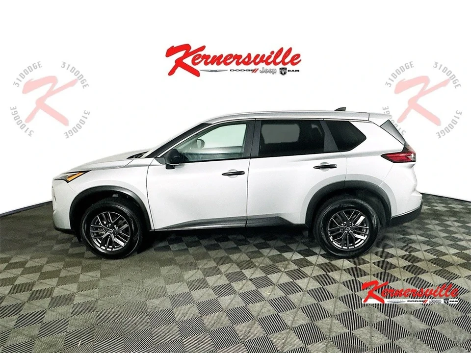 2024 Nissan Rogue - Image 4 of 21