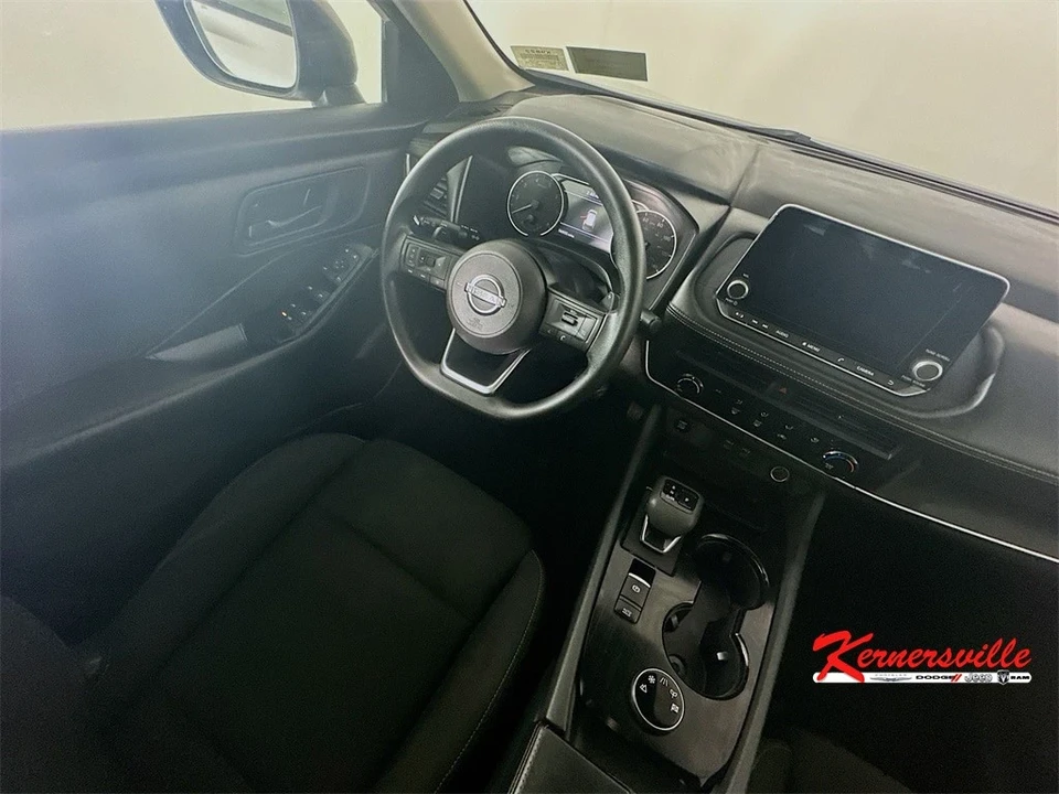2024 Nissan Rogue - Image 9 of 21