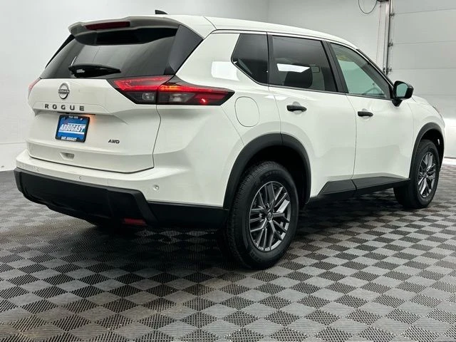2024 Nissan Rogue - Image 9 of 12