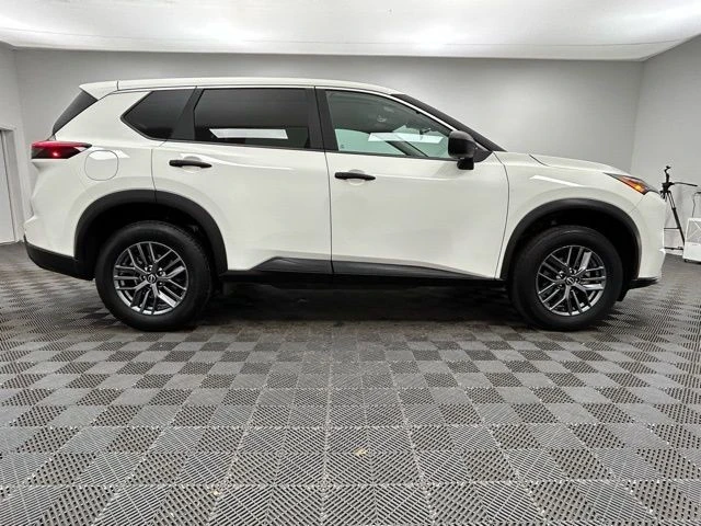 2024 Nissan Rogue - Image 7 of 12