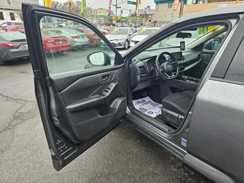 2024 Nissan Rogue - Image 9 of 12