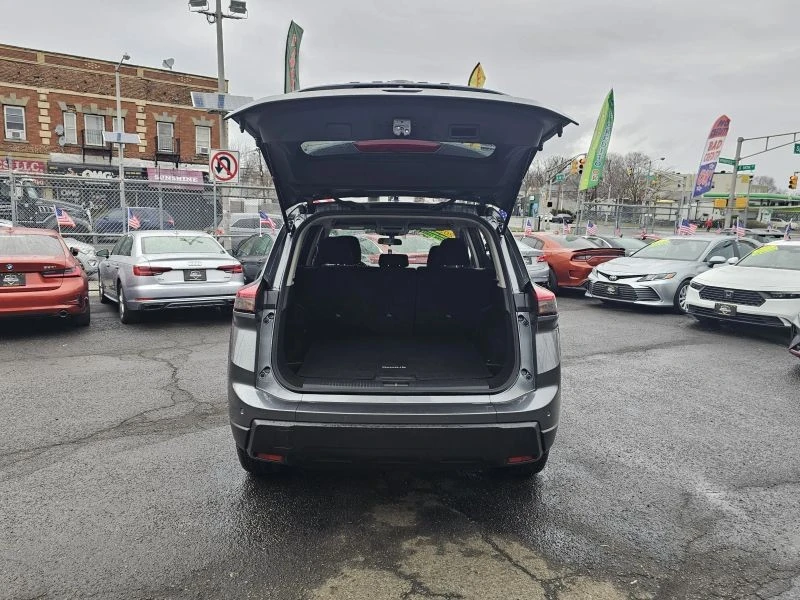 2024 Nissan Rogue - Image 8 of 12