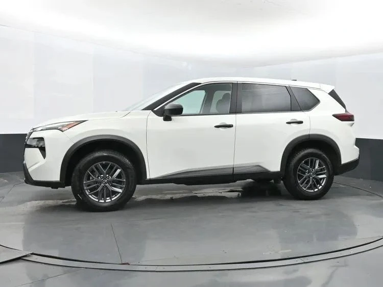 2024 Nissan Rogue - Image 5 of 12
