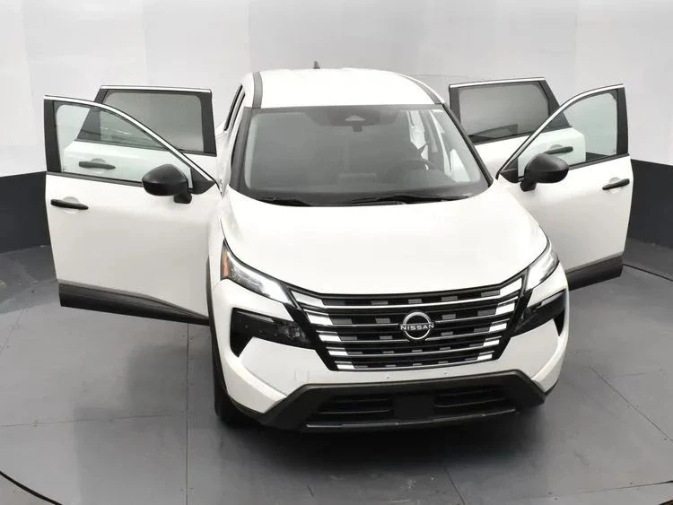 2024 Nissan Rogue - Image 10 of 12