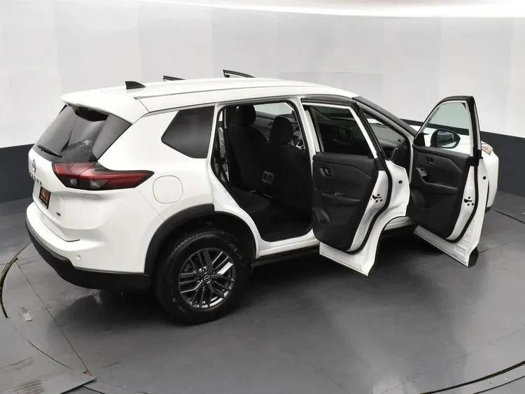 2024 Nissan Rogue - Image 6 of 12