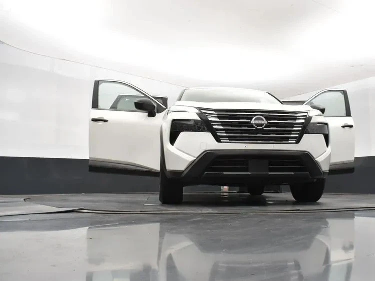 2024 Nissan Rogue - Image 11 of 12