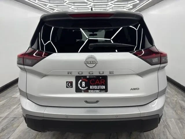 2024 Nissan Rogue - Image 5 of 12
