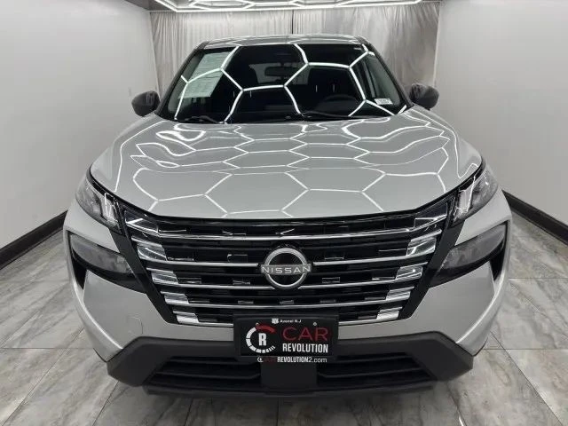 2024 Nissan Rogue - Image 2 of 12