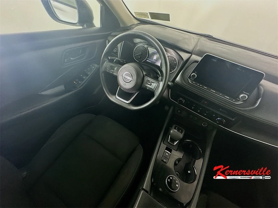 2024 Nissan Rogue - Image 9 of 12
