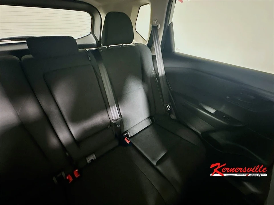2024 Nissan Rogue - Image 14 of 21