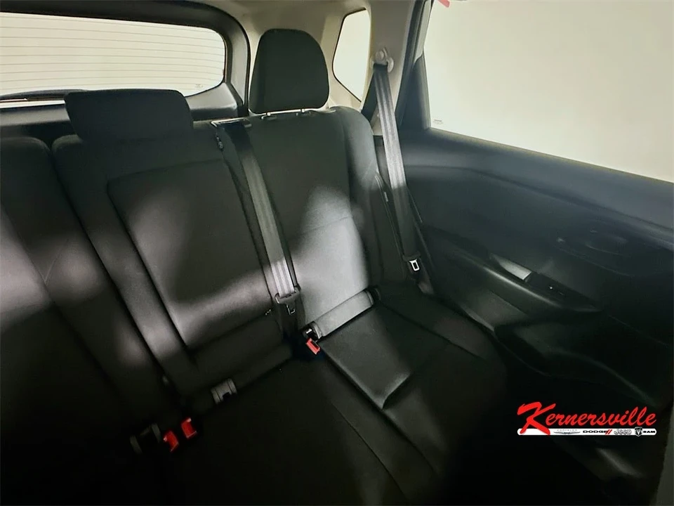 2024 Nissan Rogue - Image 14 of 21
