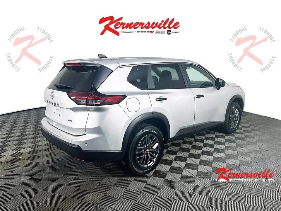 2024 Nissan Rogue - Image 7 of 21