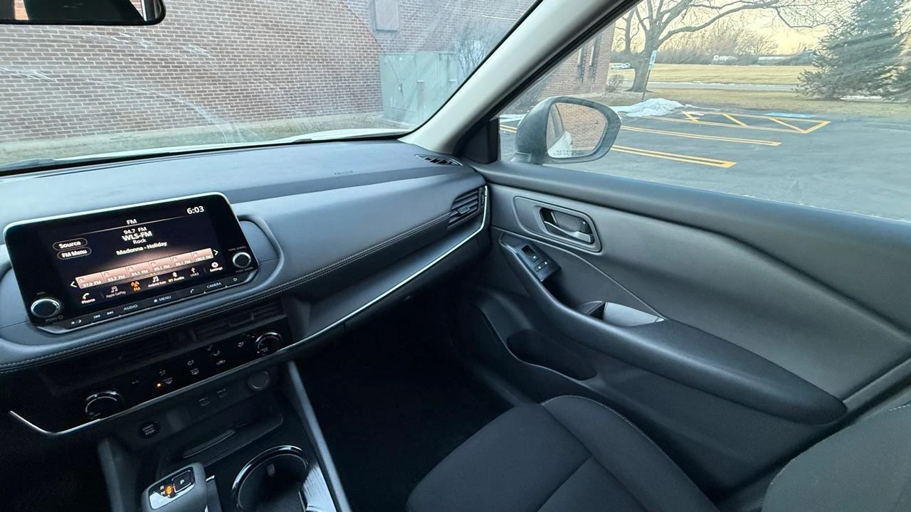 2024 Nissan Rogue - Image 18 of 21