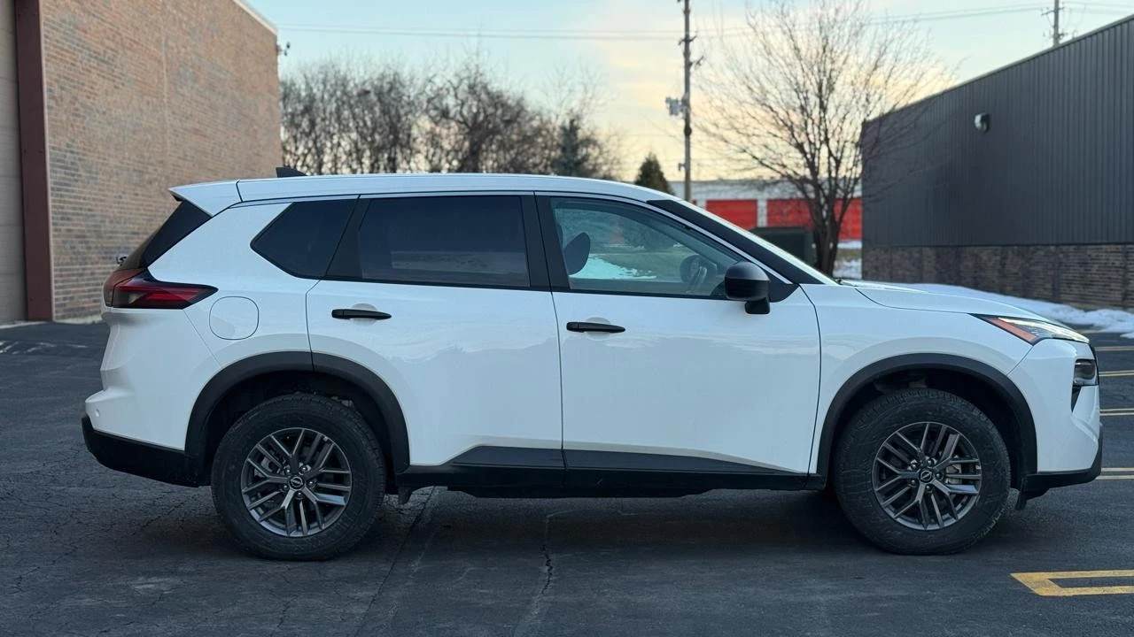 2024 Nissan Rogue - Image 8 of 21