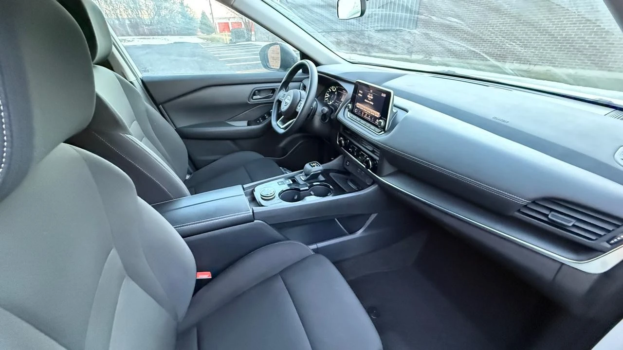 2024 Nissan Rogue - Image 11 of 21