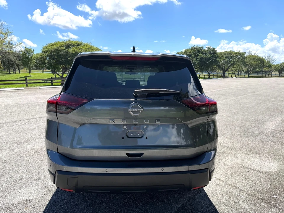 2024 Nissan Rogue - Image 14 of 21