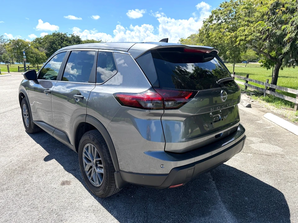 2024 Nissan Rogue - Image 11 of 21