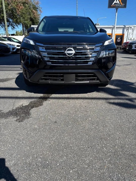2024 Nissan Rogue - Image 2 of 12
