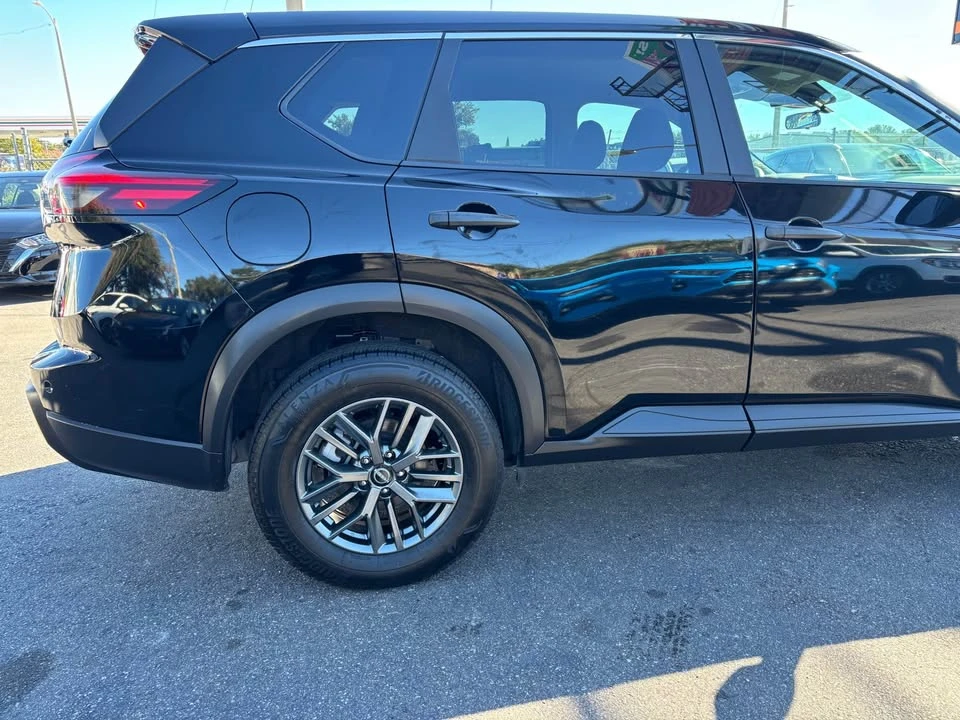 2024 Nissan Rogue - Image 5 of 12