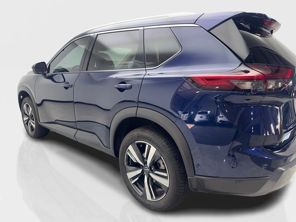 2024 Nissan Rogue - Image 14 of 21