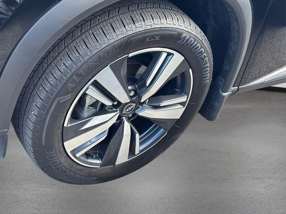 2024 Nissan Rogue - Image 12 of 12