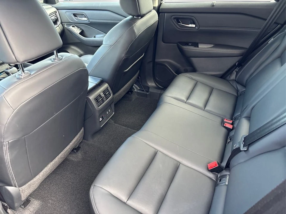 2024 Nissan Rogue - Image 10 of 12