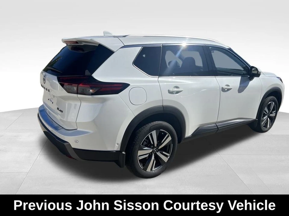 2024 Nissan Rogue - Image 5 of 12