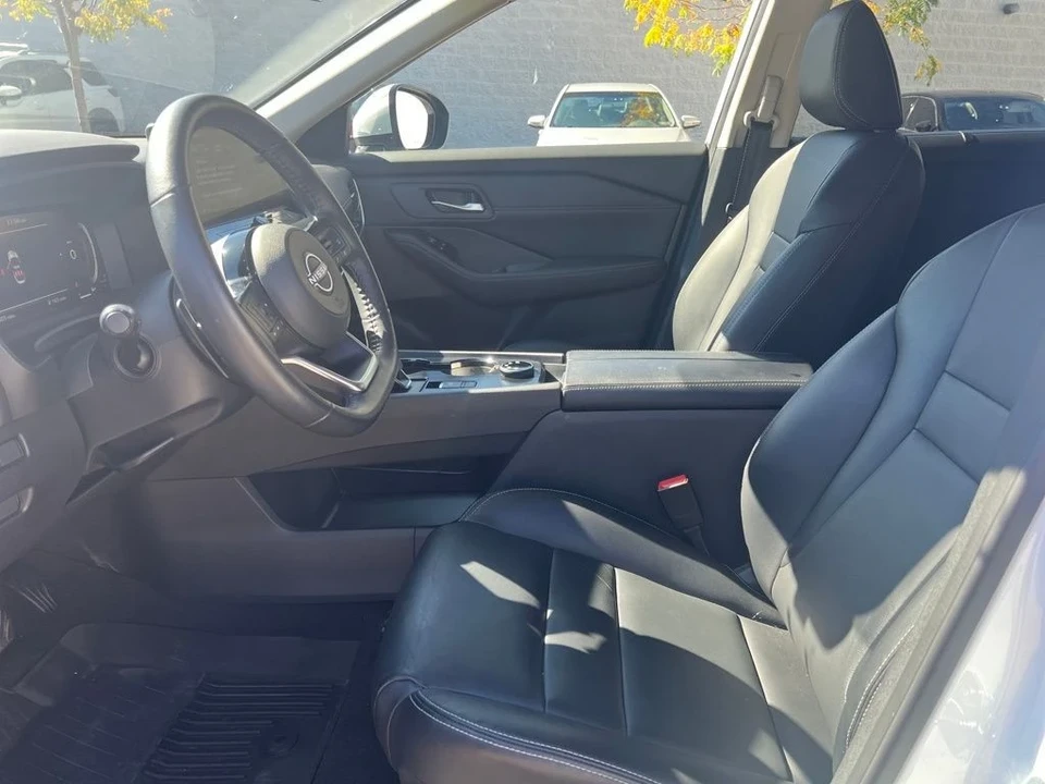 2024 Nissan Rogue - Image 11 of 12