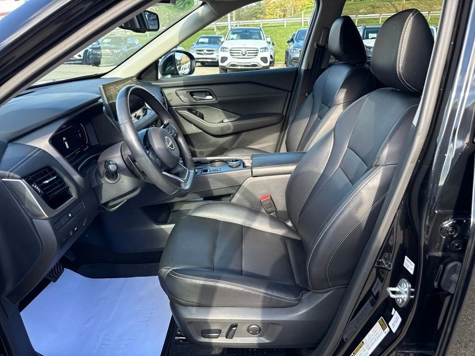2024 Nissan Rogue - Image 11 of 12