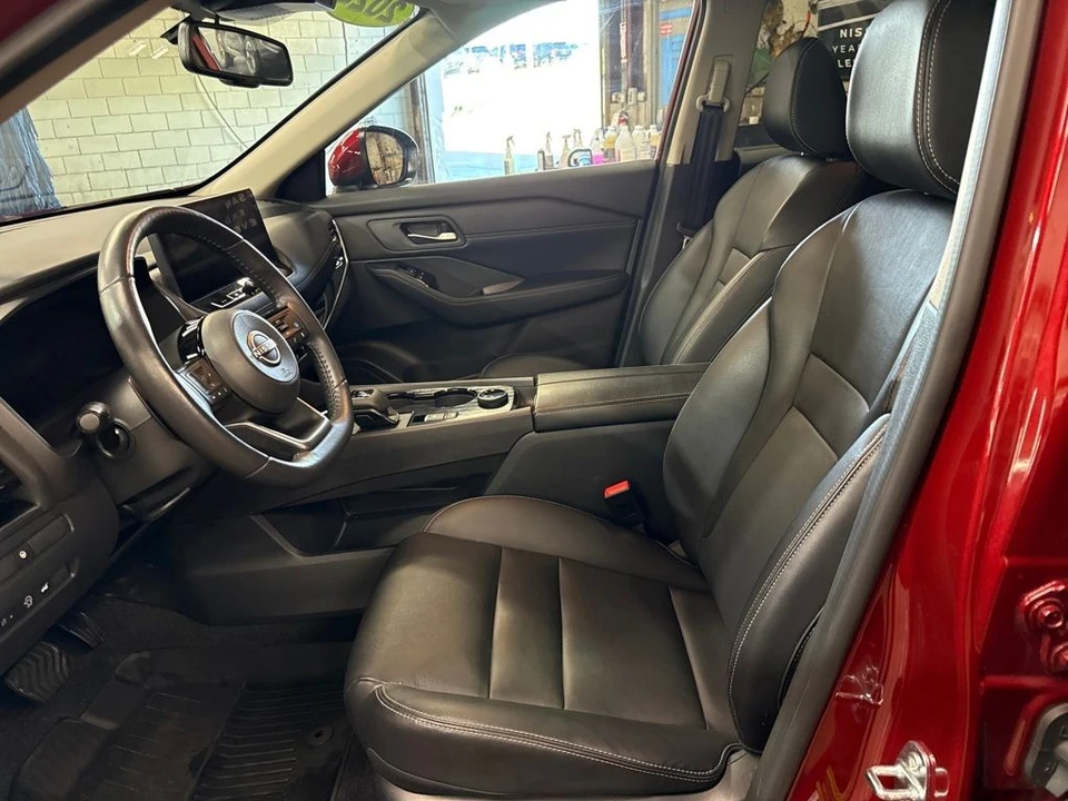 2024 Nissan Rogue - Image 11 of 12