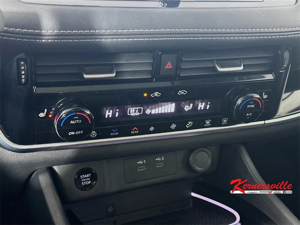 2024 Nissan Rogue - Image 18 of 21