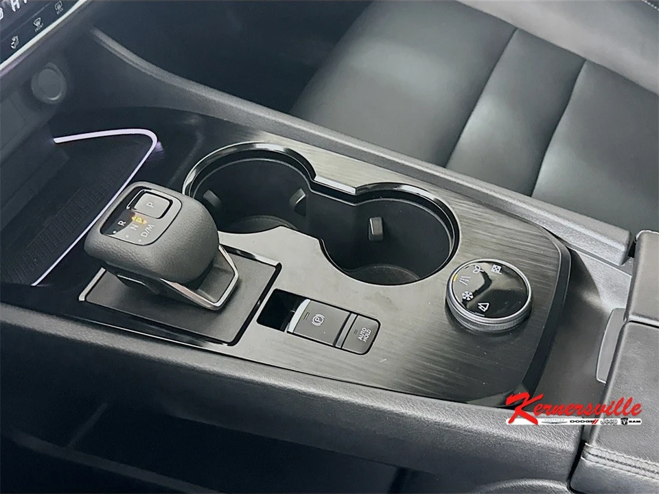 2024 Nissan Rogue - Image 16 of 21