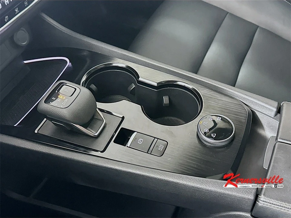 2024 Nissan Rogue - Image 16 of 21