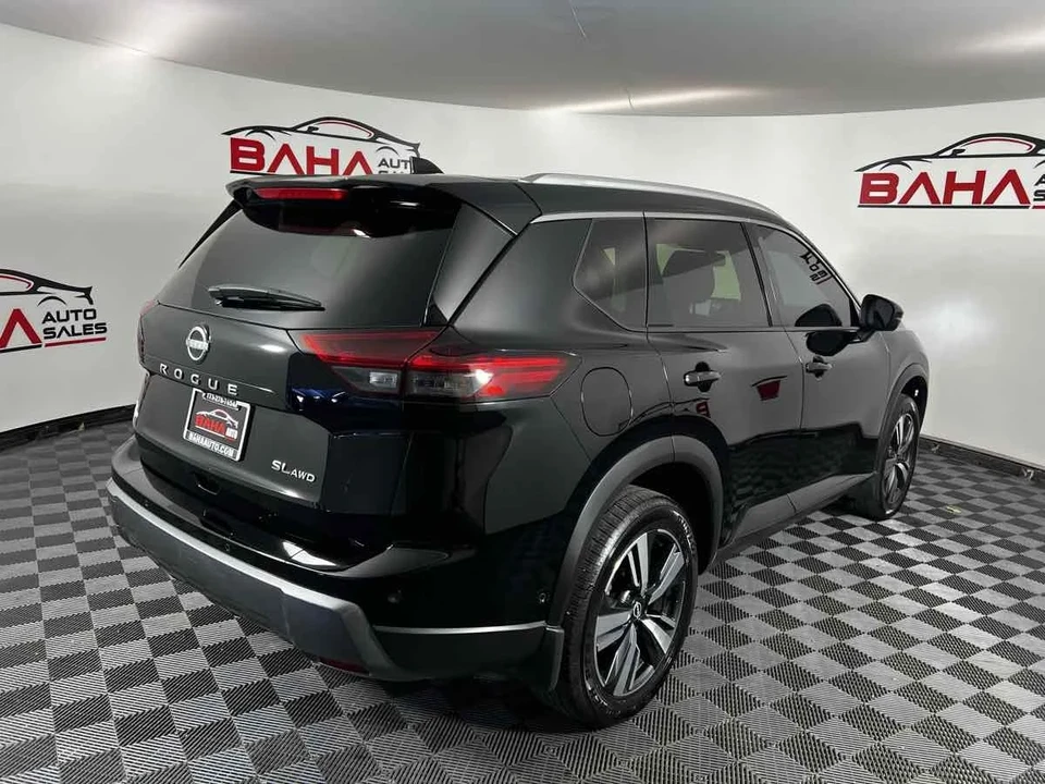 2024 Nissan Rogue - Image 10 of 21