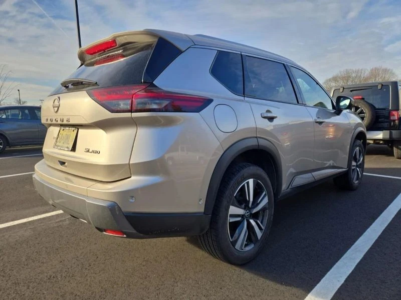 2024 Nissan Rogue - Image 4 of 4