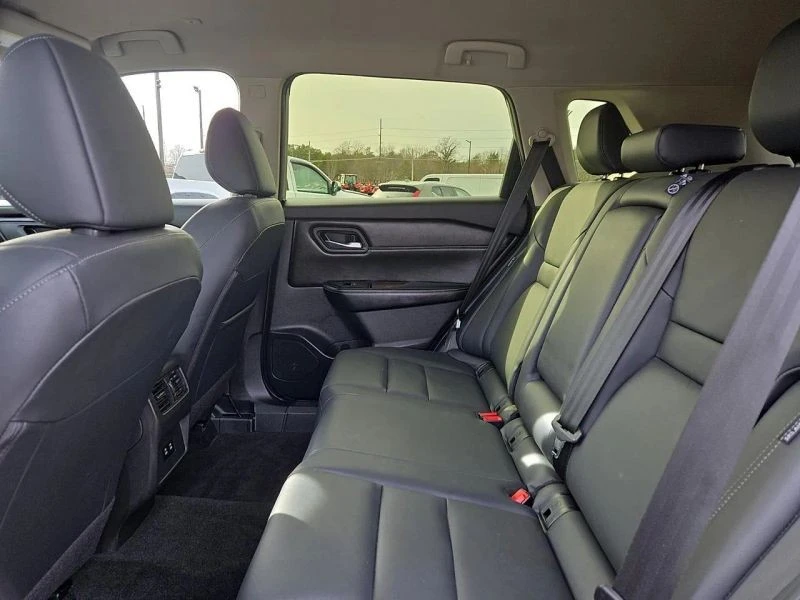2024 Nissan Rogue - Image 10 of 12