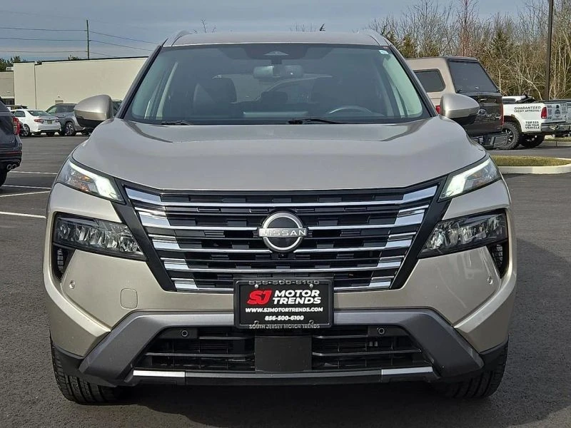 2024 Nissan Rogue - Image 2 of 12