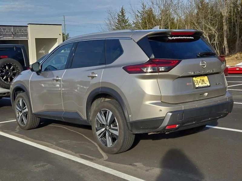 2024 Nissan Rogue - Image 3 of 4