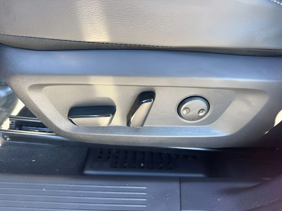 2024 Nissan Rogue - Image 10 of 21