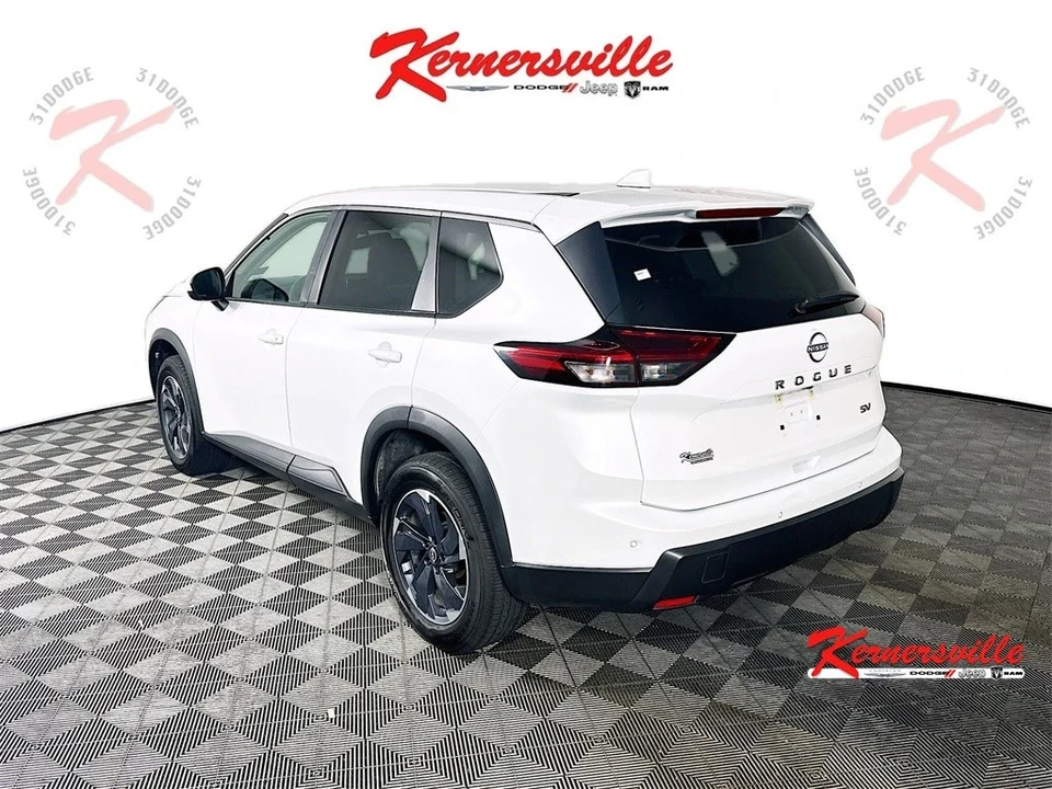 2024 Nissan Rogue - Image 5 of 12