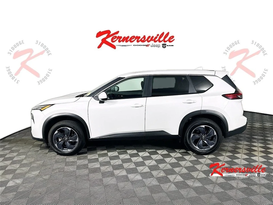 2024 Nissan Rogue - Image 4 of 12