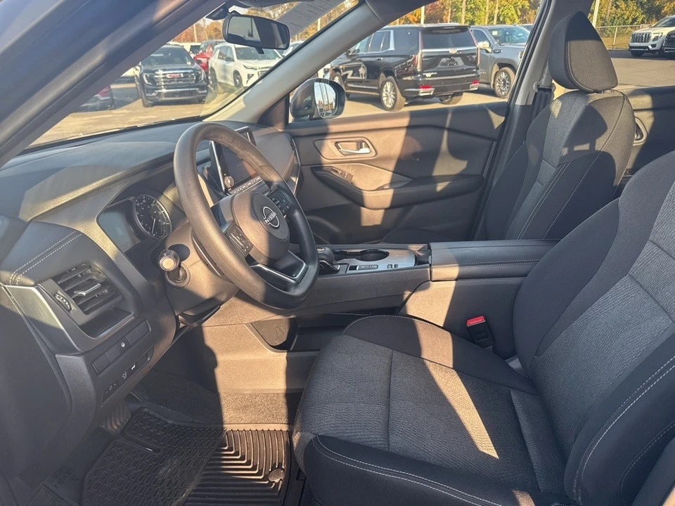 2024 Nissan Rogue - Image 9 of 12