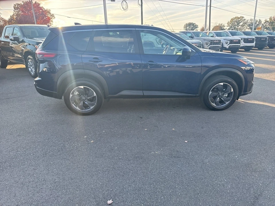 2024 Nissan Rogue - Image 6 of 12