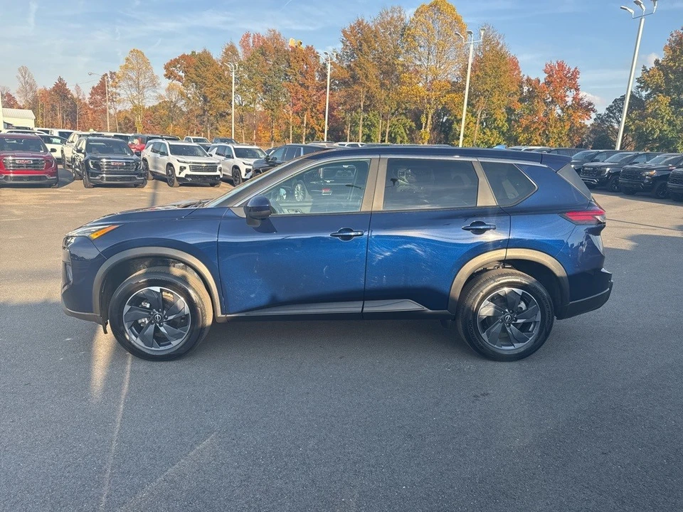 2024 Nissan Rogue - Image 2 of 12