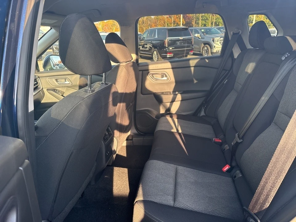 2024 Nissan Rogue - Image 12 of 12