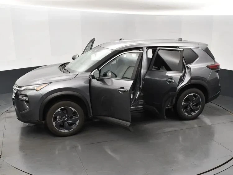 2024 Nissan Rogue - Image 7 of 12
