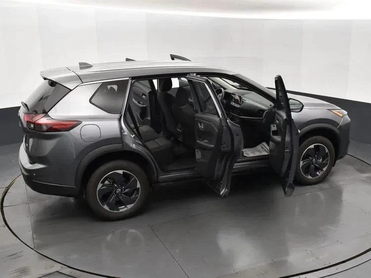 2024 Nissan Rogue - Image 6 of 12