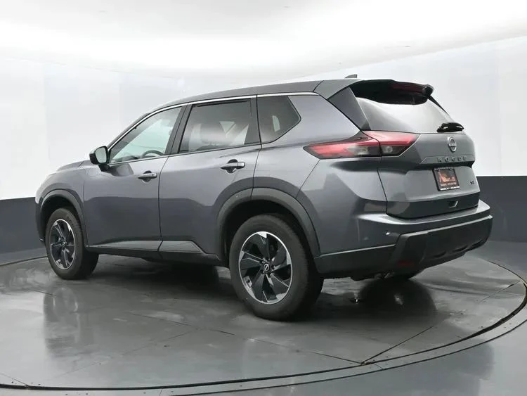 2024 Nissan Rogue - Image 9 of 12