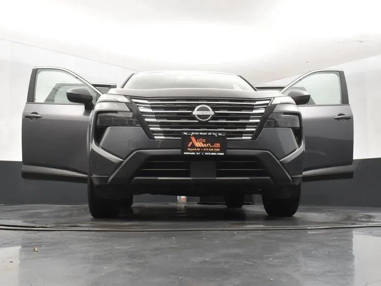 2024 Nissan Rogue - Image 11 of 12