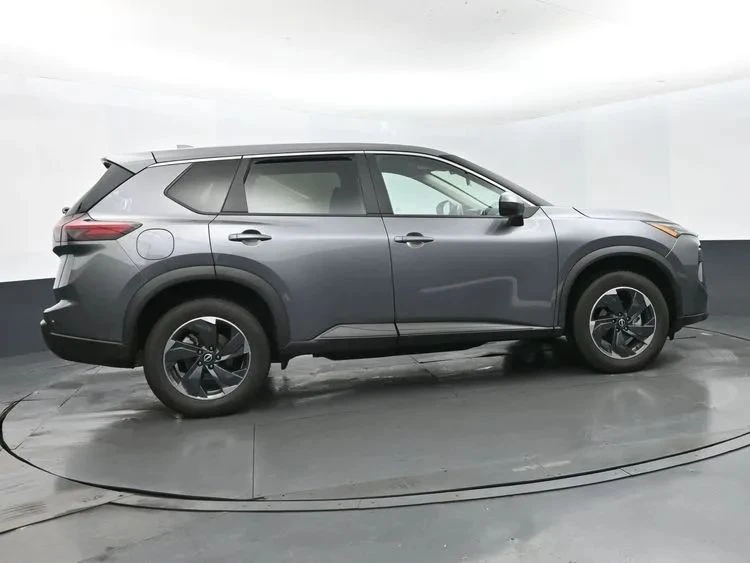 2024 Nissan Rogue - Image 4 of 12